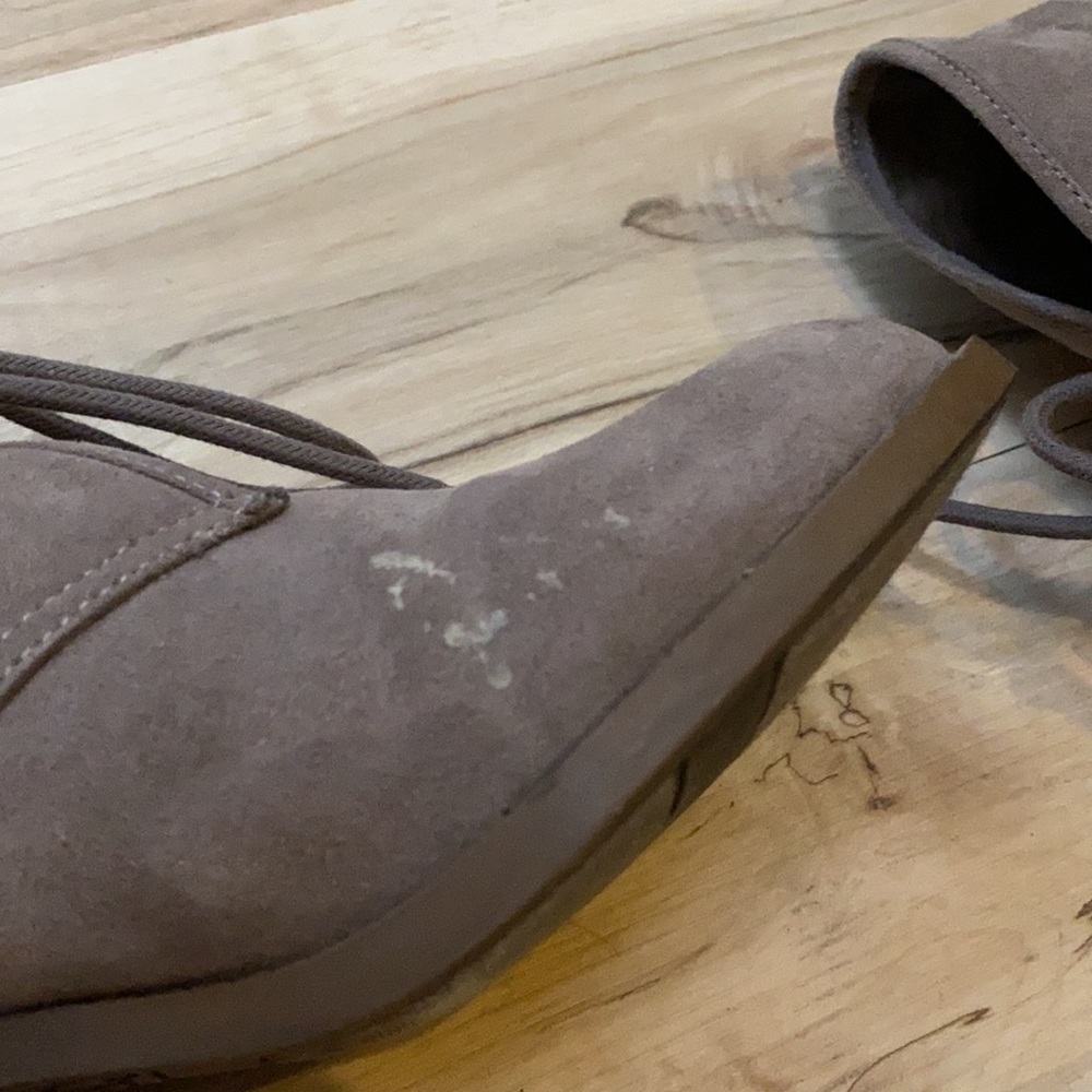 Carlos Graham 7.5 Heel Ankle Booties - Picture 5 of 8